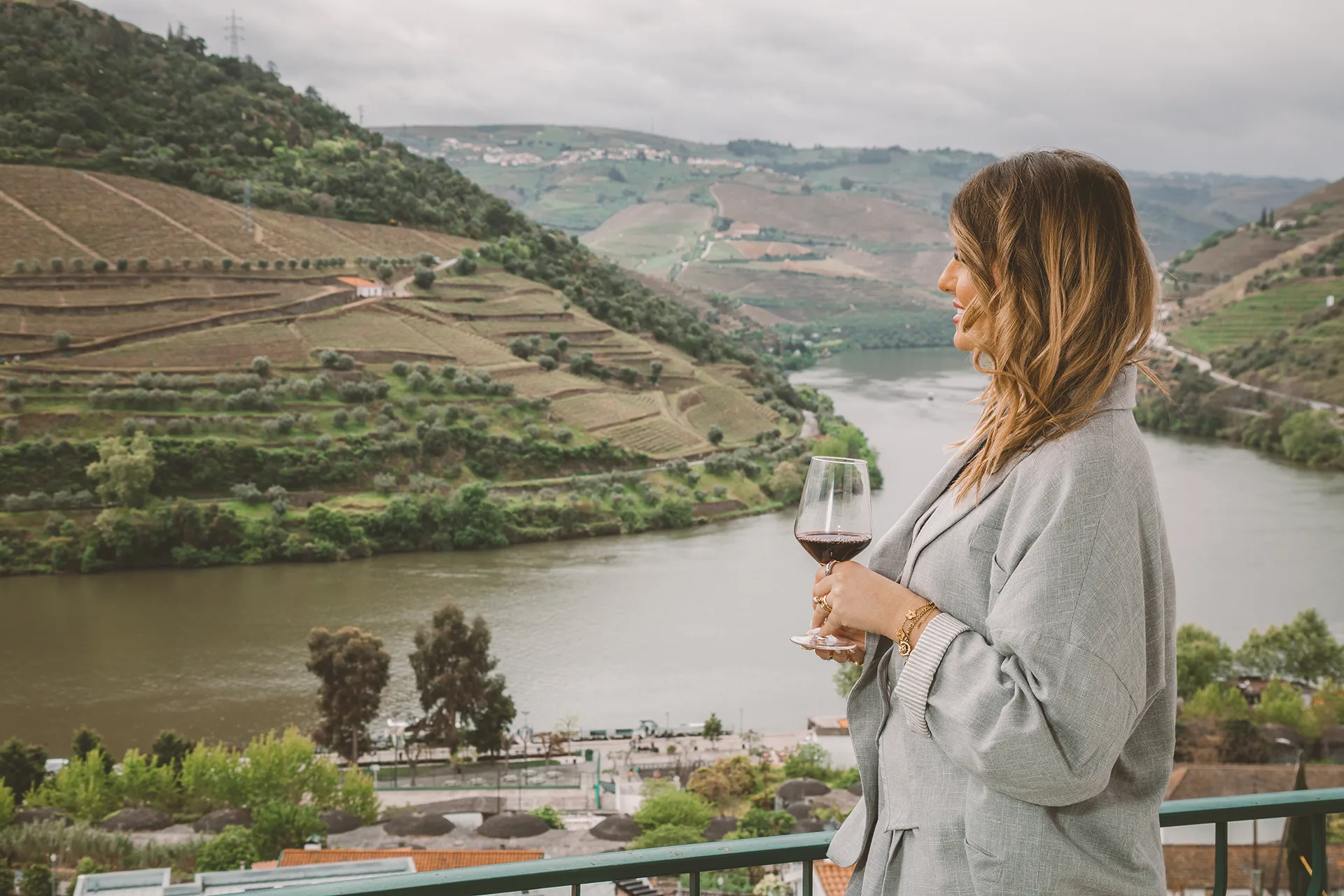 Douro Panorama Valley, Alojamento local no Pinhão, Vistas panorâmicas Douro, Quartos com vista rio, Refúgio tranquilo, Turismo rural