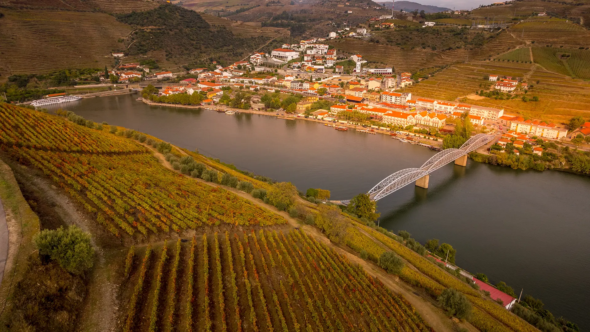 Douro Panorama Valley, Alojamento local no Pinhão, Vistas panorâmicas Douro, Quartos com vista rio, Refúgio tranquilo, Turismo rural